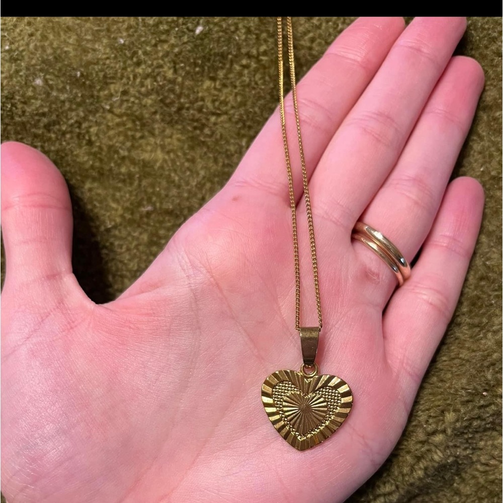 Vintage Style Gold Heart Necklace